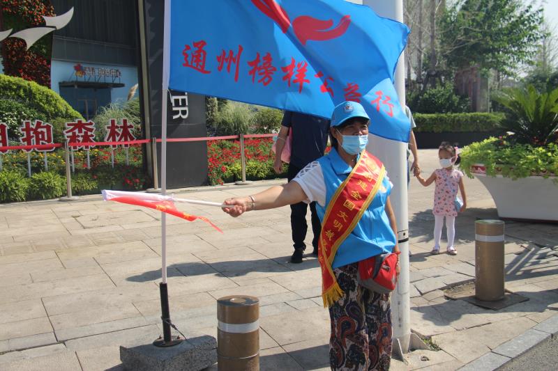 <strong>大屌男操大屄女视频</strong>